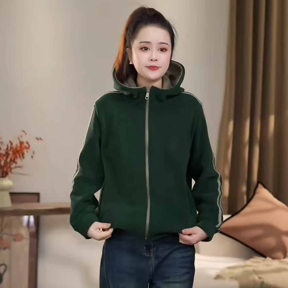 秋冬时尚宽松拼接女连帽长袖外套运动开衫加绒加厚外套带帽