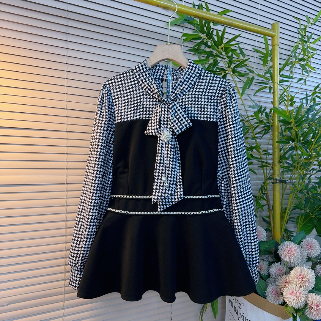 2572欧货时尚潮流名媛风拼接假两件设计感半开领系带蝴蝶结显瘦衫