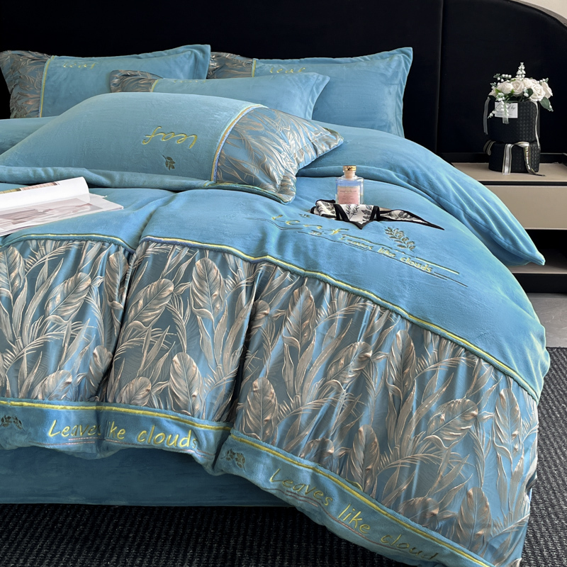 2025冬季新款双面绒浮雕刺绣牛奶绒四件套加厚保暖双面珊瑚绒漫