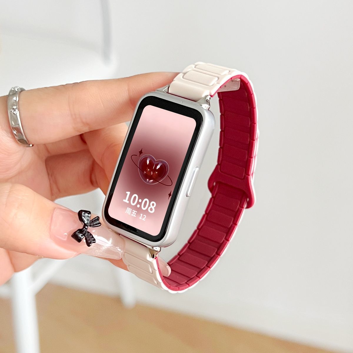 适用华为手环10表带band9/8NFC版硅胶磁吸高级感表链装甲回环腕带