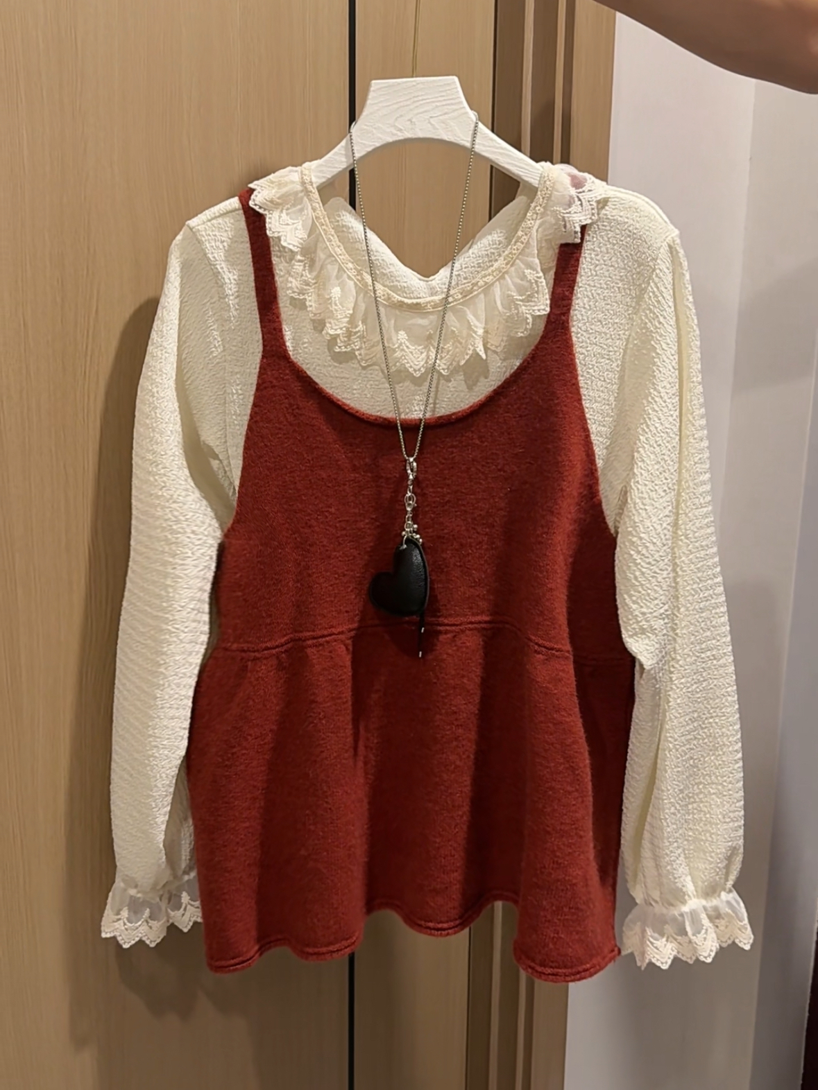 孕妇上衣套装2025新款春秋款吊带马甲搭配打底衫宽松显瘦