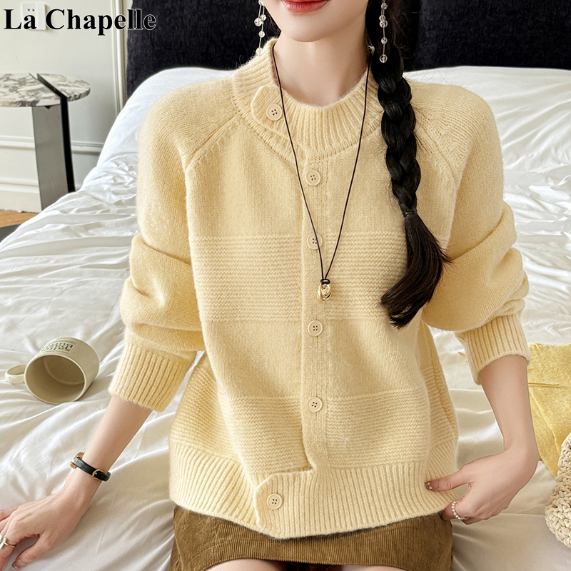 拉夏贝尔秋冬高级设计感排扣毛针织衫女纽扣开衫圆领纯色毛衣外套