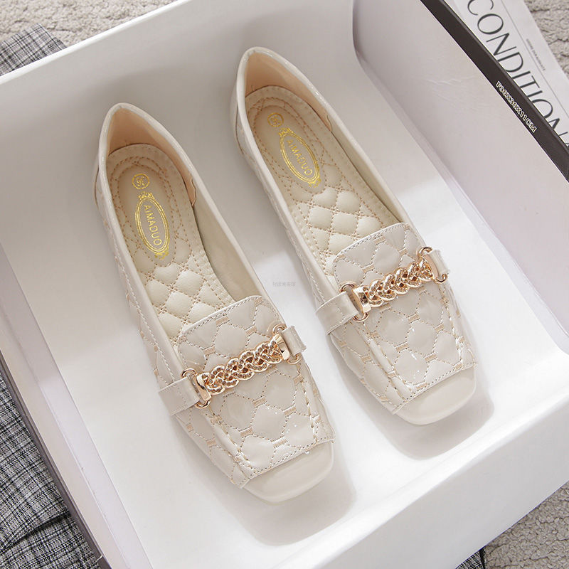 豆豆鞋女方头2025年新款平底浅口百搭超软大码女鞋41一43单鞋