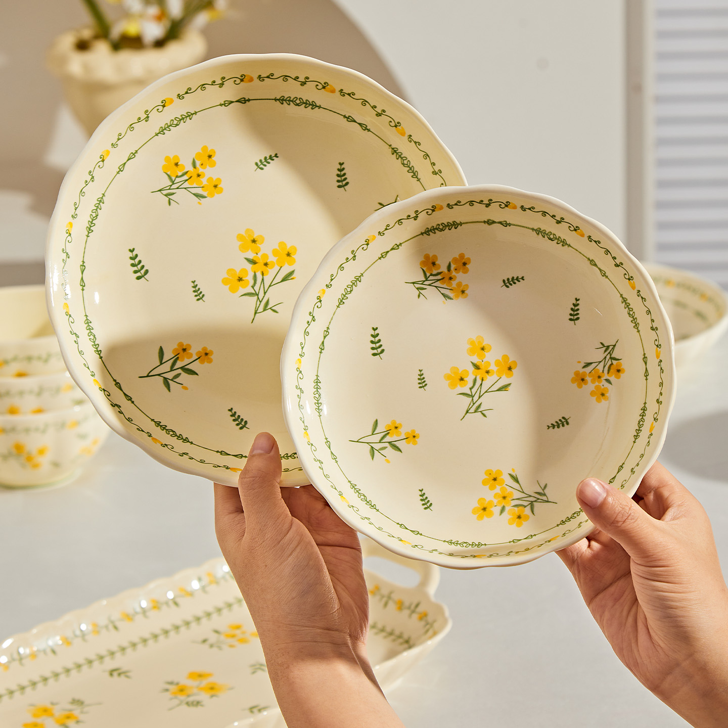 可爱奶油风花卉釉下彩陶瓷碗盘餐具家用米饭碗菜盘子鱼盘汤碗加厚