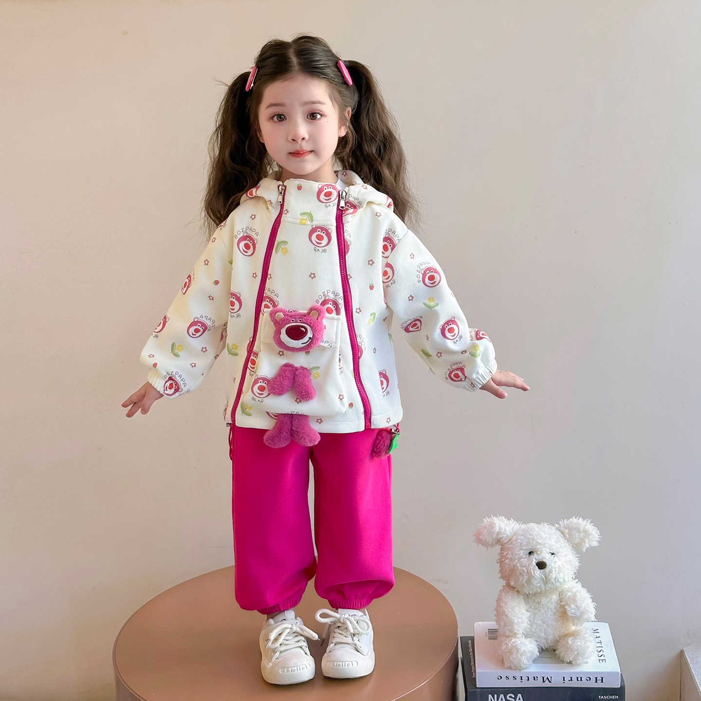 女童秋装套装2025新款儿童冲锋衣卡通洋气女宝宝草莓熊休闲两件套