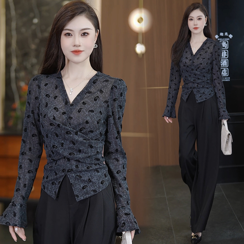 2025秋季新款设计感小众修身显瘦长袖打底衫高级感百搭交叉上衣