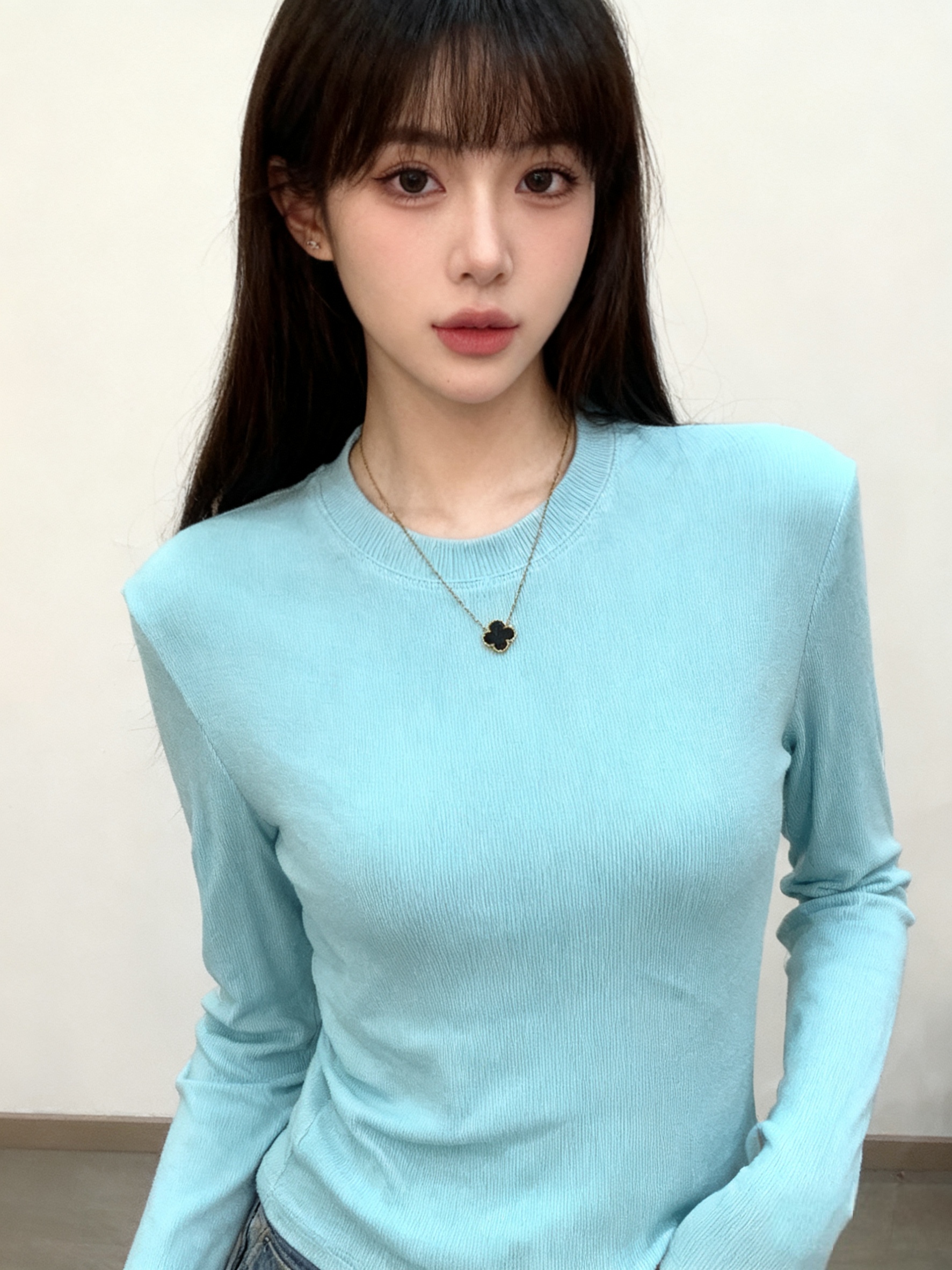 韩版圆领简约休闲百搭2025秋冬新款纯色慵懒风时尚套头上衣