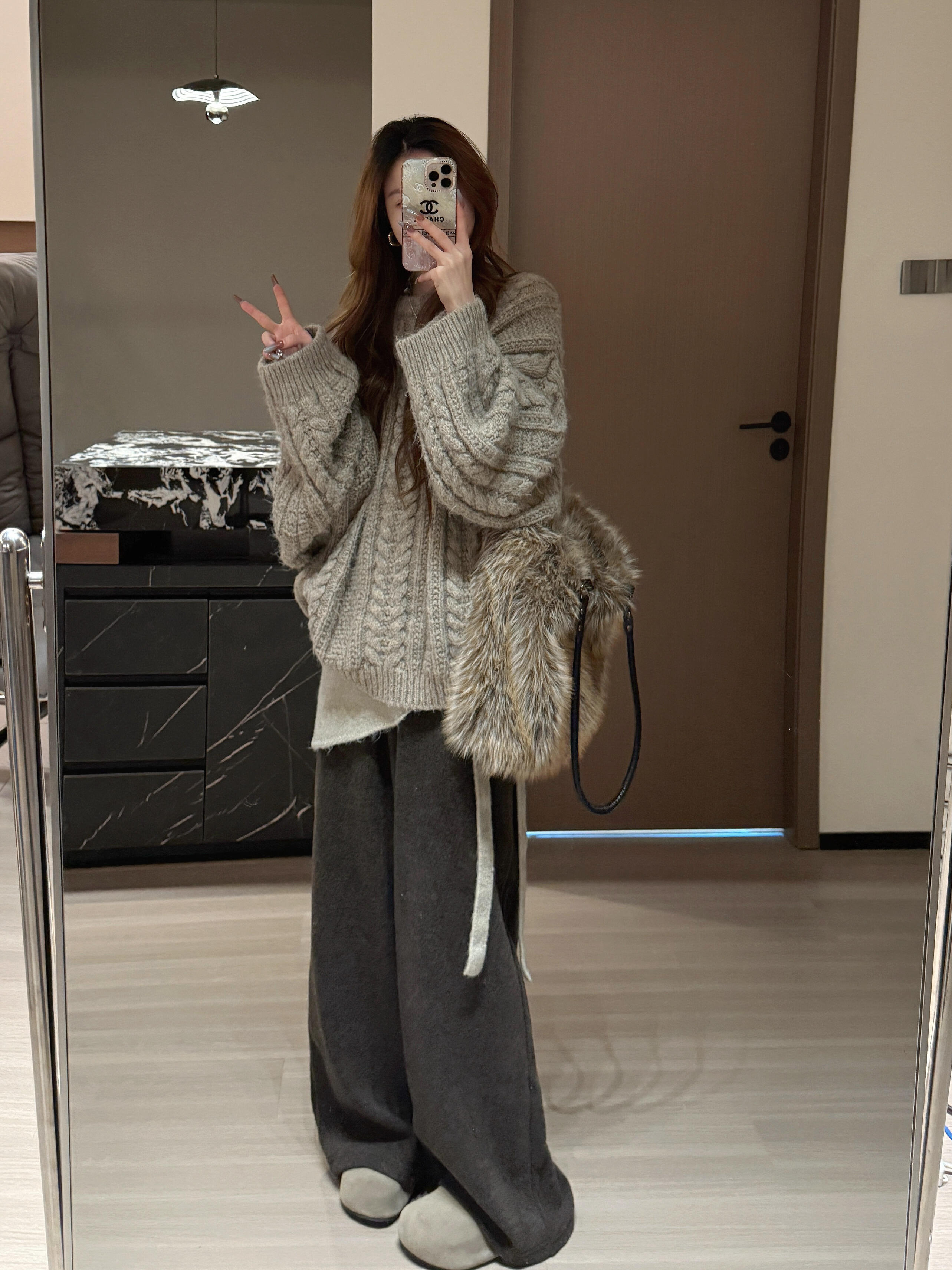 2025秋冬新款韩系慵懒风麻花灰色针织毛衣搭配休闲阔腿裤两件套潮