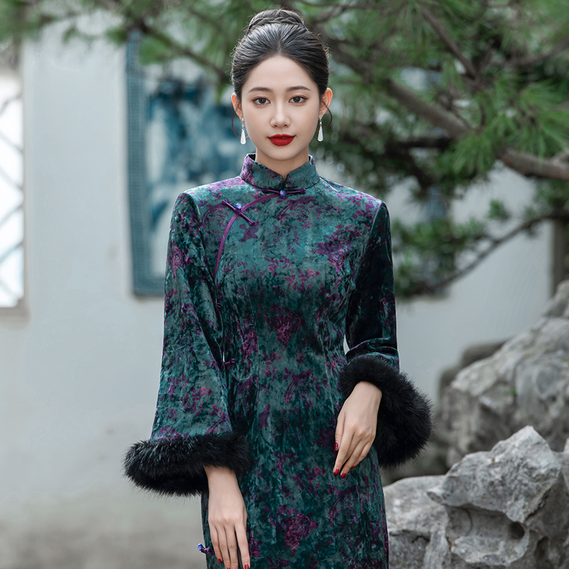 绝美新中式旗袍2025新款秋冬日常可穿复古保暖加厚妈妈改良连衣裙