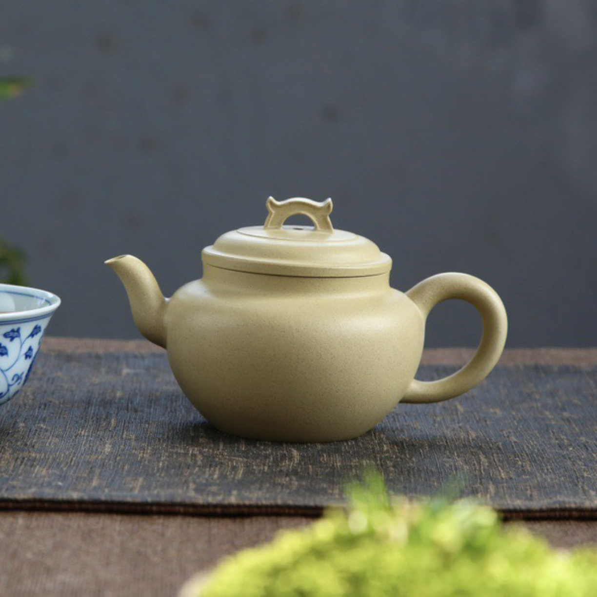 「如意宫灯」紫砂壶 原矿本山绿泥 容量230CC