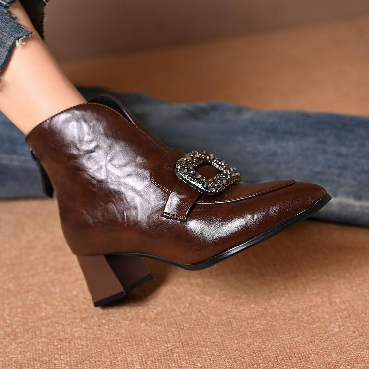 时尚短靴女粗跟2025年秋冬季新款尖头水钻方扣高跟鞋时尚瘦瘦靴子