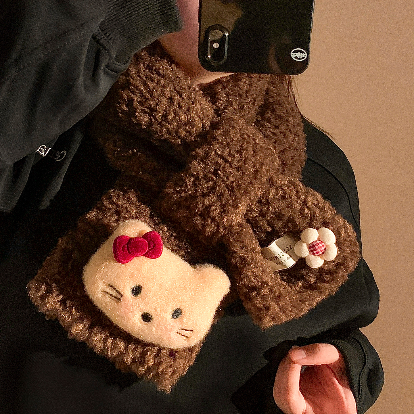 可爱Kitty猫羊羔毛绒交叉围脖女冬季咖色加厚保暖防寒护颈小围巾