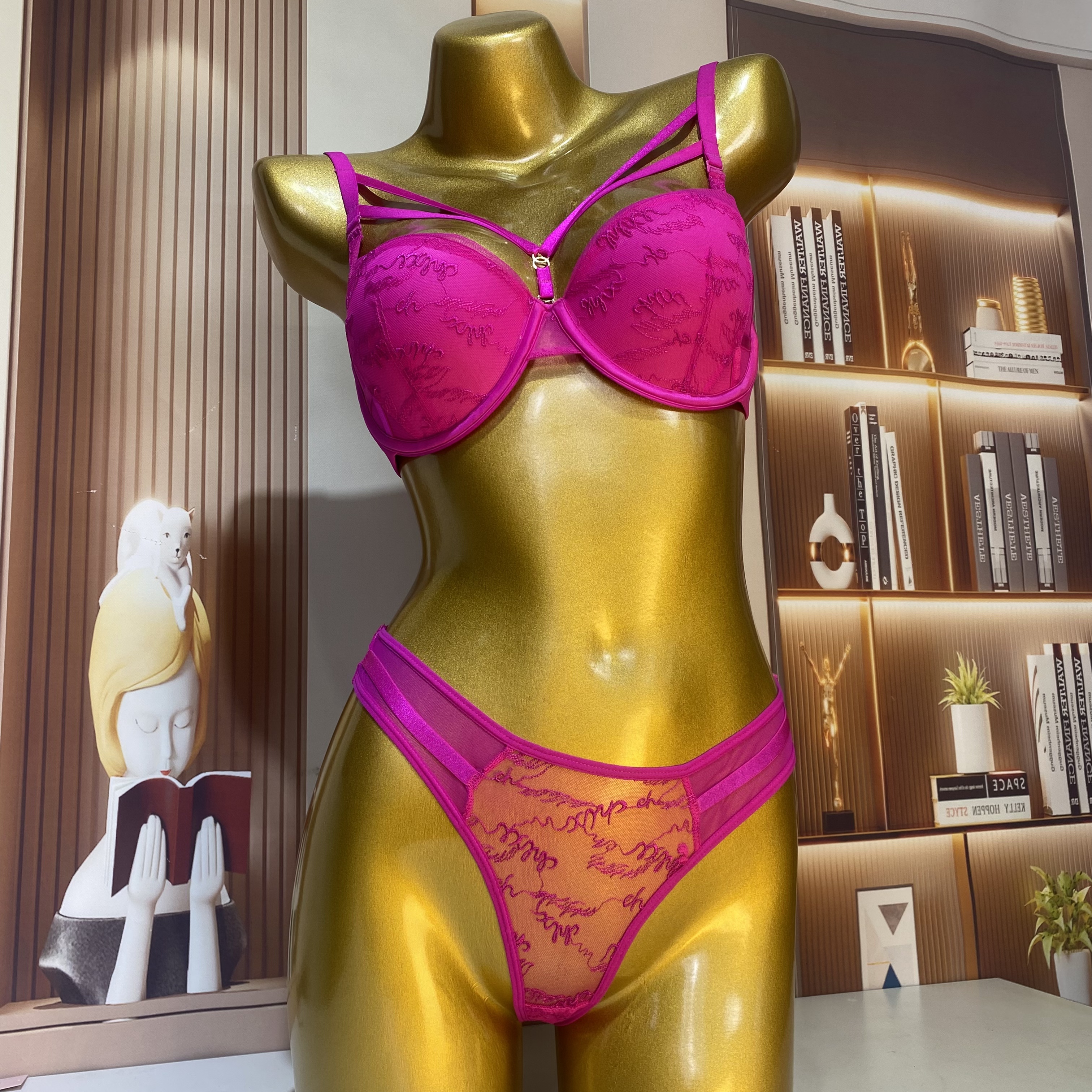 012iq kiyim 文胸服装泳装轻奢诱惑