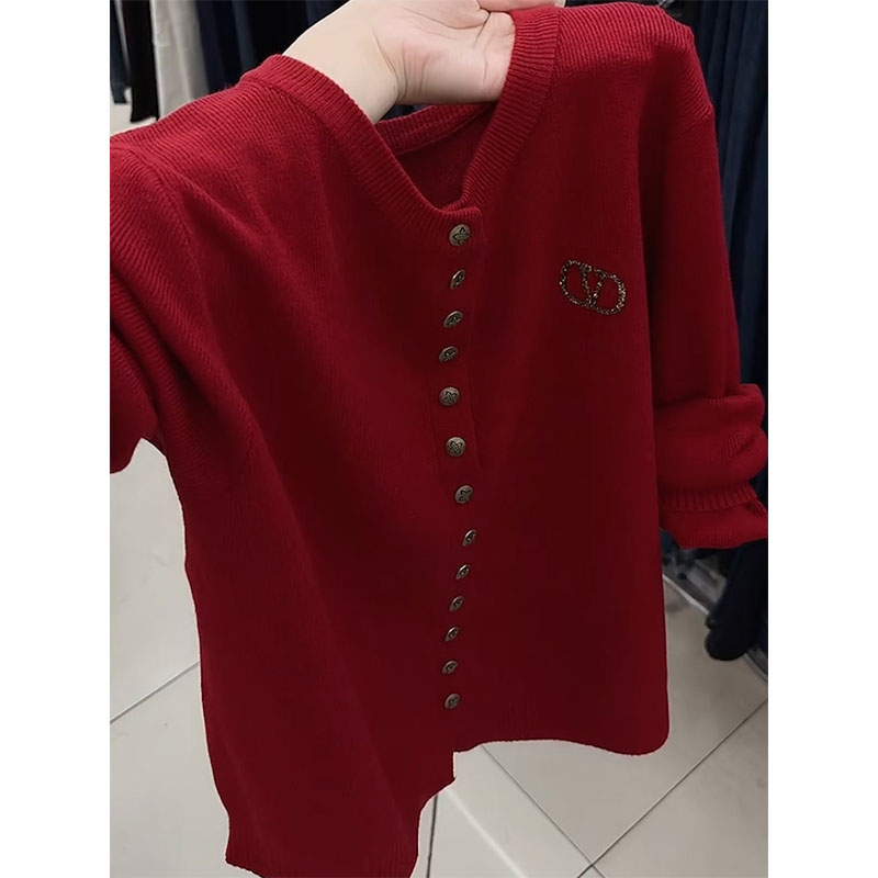2025冬季新品红色长袖纽扣针织开衫大码胖MM显瘦减龄气质百搭上衣