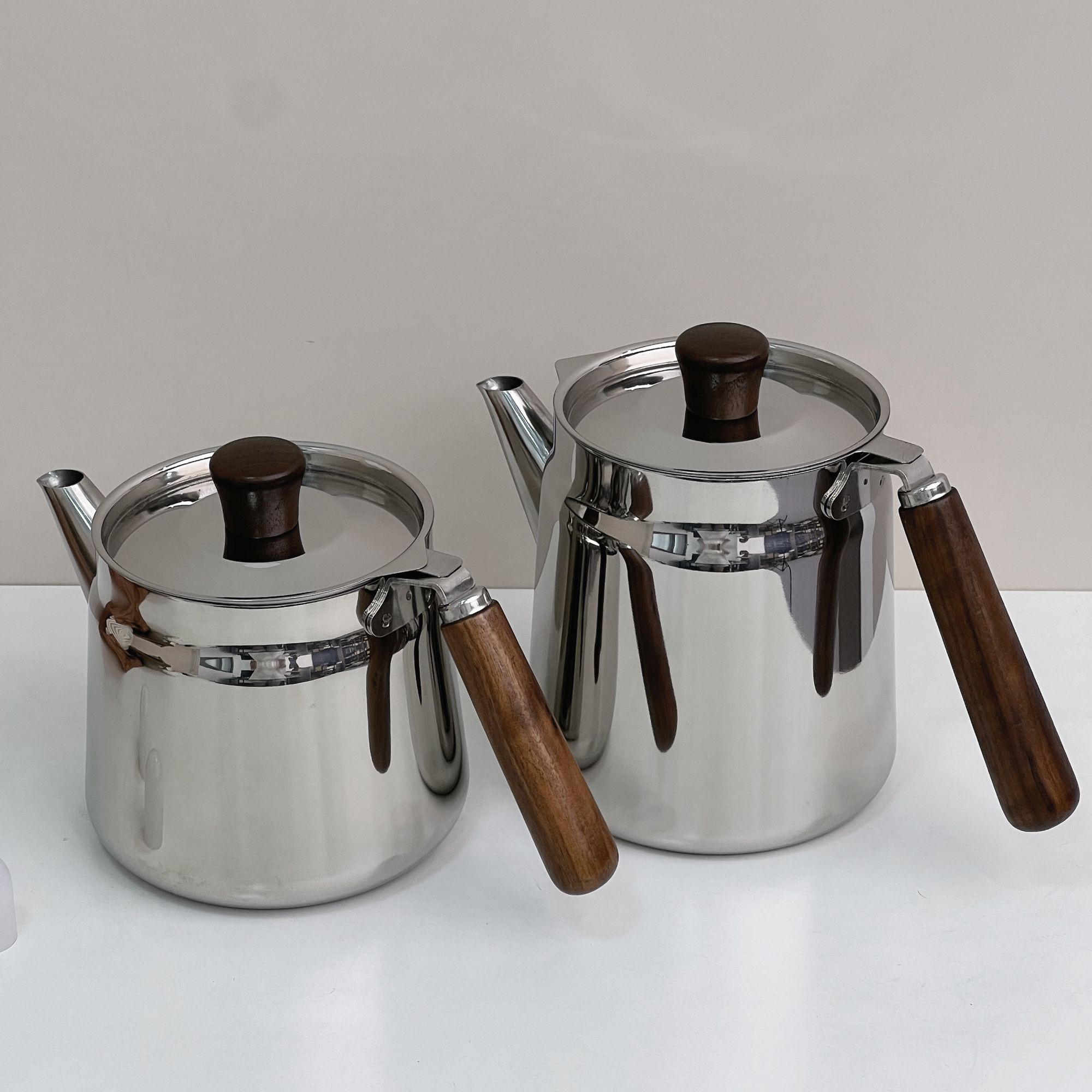 【1.5-2L】家用304不锈钢油壶相思木手柄鹰嘴带滤网家用厨房油罐