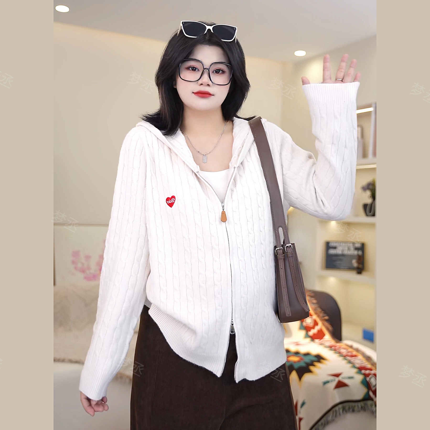 梦丞-显瘦遮肉胖mm大码女装冬季刺绣V领连帽针织长袖开衫上衣女