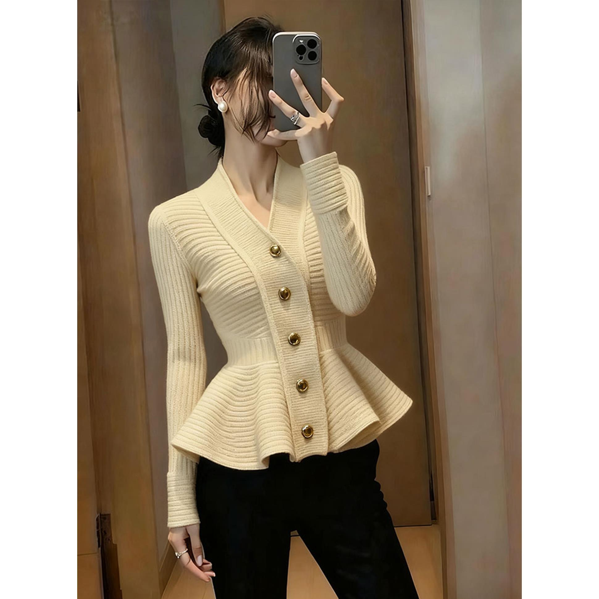 绝美巨好看上衣早秋小众设计感独特漂亮气质高端杏色荷叶边针织衫