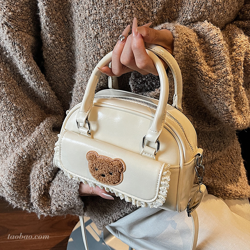 高级感手提小包女2025秋冬新款时尚同款单肩包可爱蕾丝通勤斜挎包