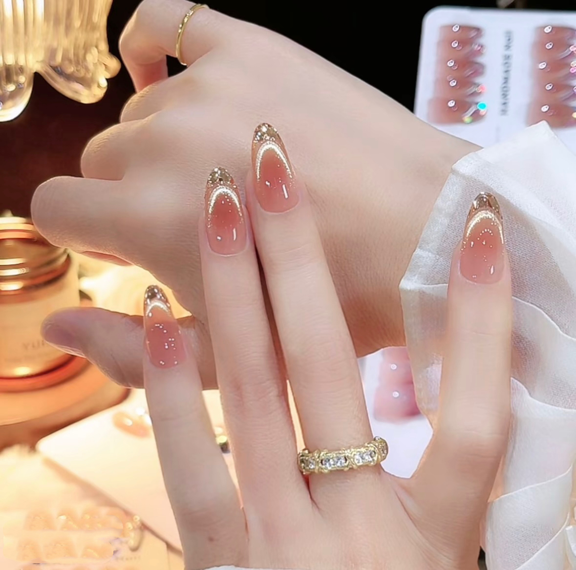 【岁岁年年】纯手工穿戴甲金色猫眼亮片高级感显白纯手作美甲贴片