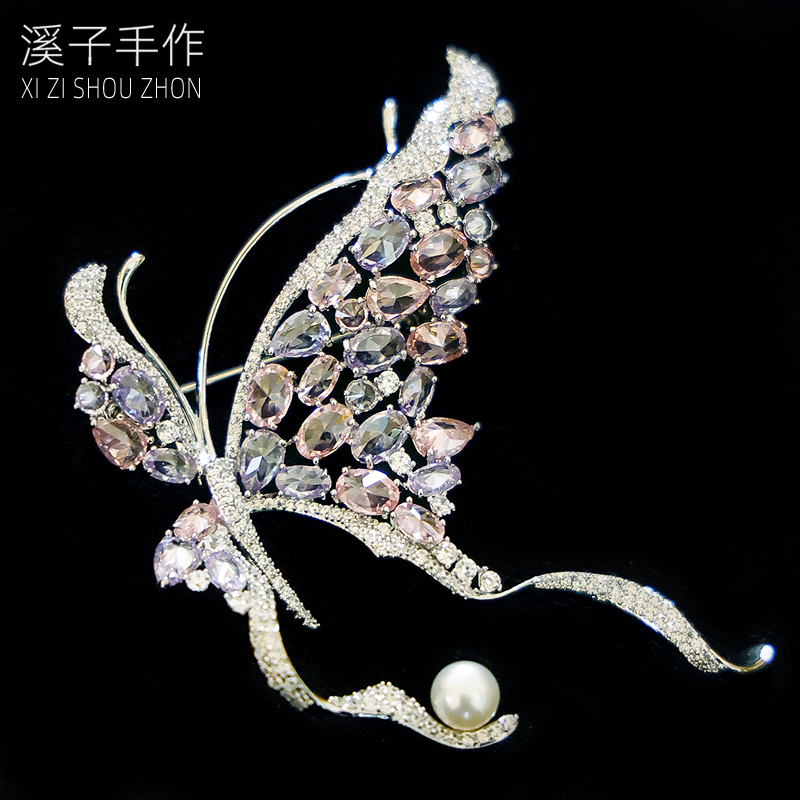 铜锆石胸针 敦煌艺术 新款灵动水晶蝴蝶别针女轻奢时尚大衣胸花男