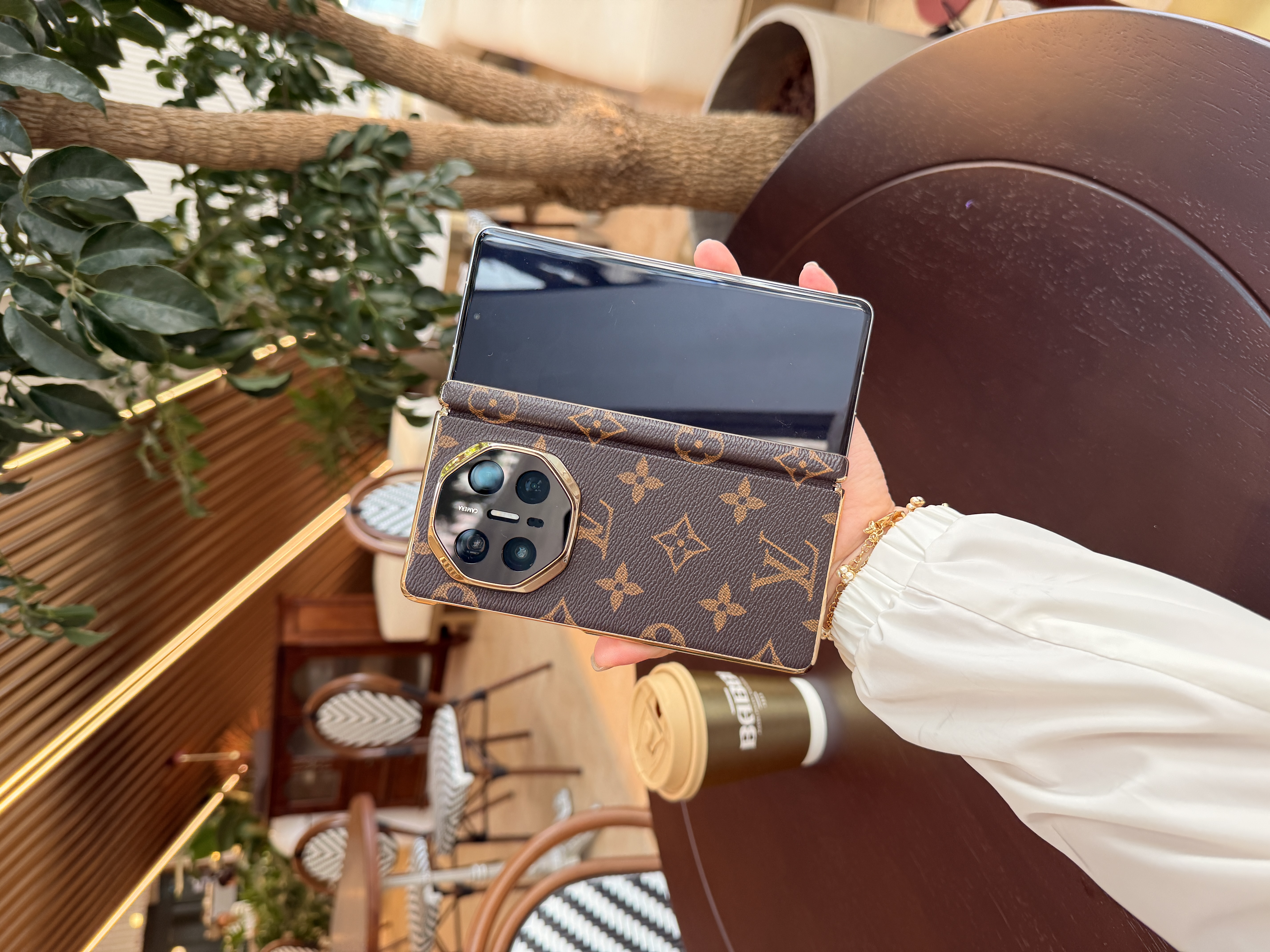 适用于华为Matex6/Matex5时尚字母双中轴折叠手机壳 全包电镀系列