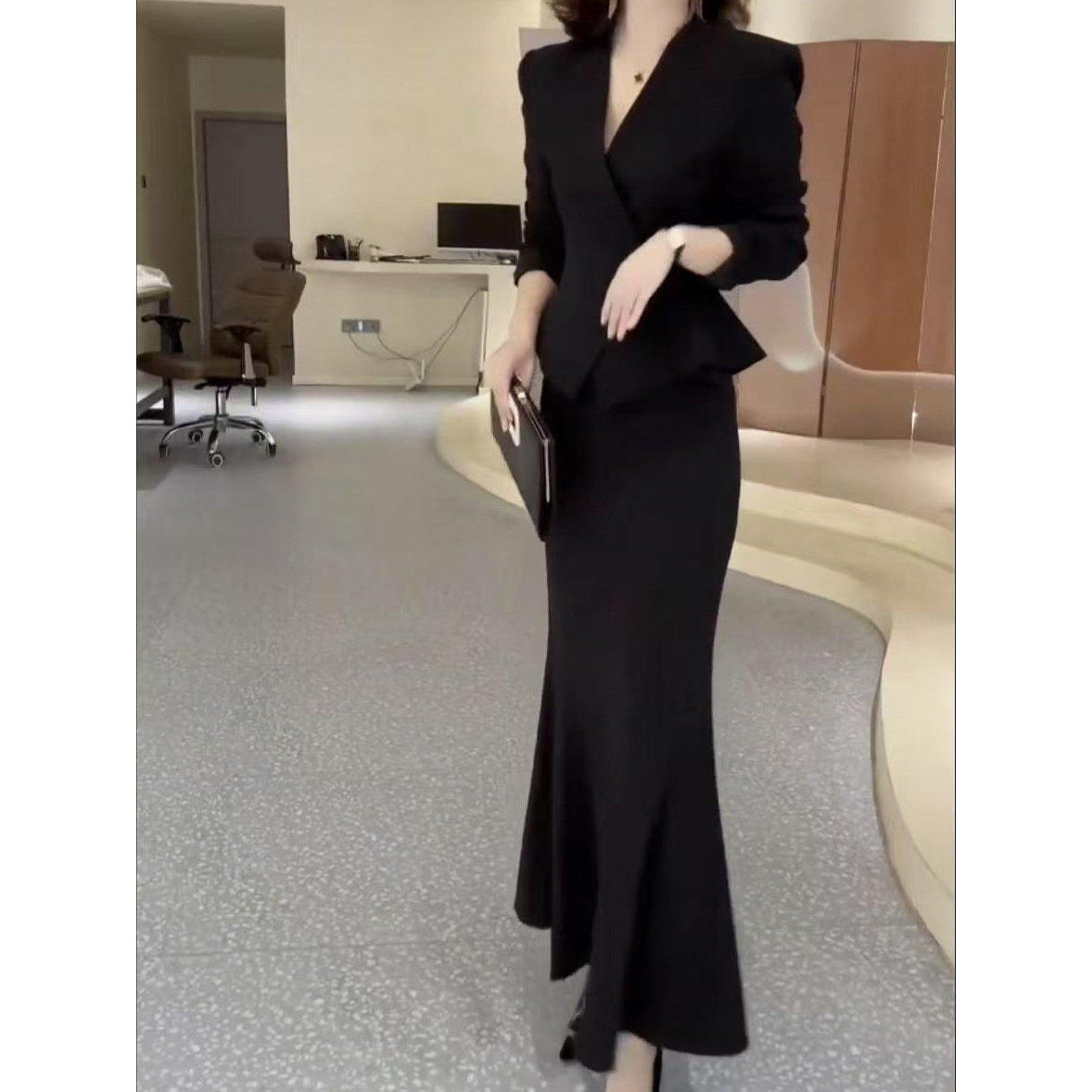 2025春秋新款气质时尚高级名媛洋气减龄纯色修身西服半身裙外套裙