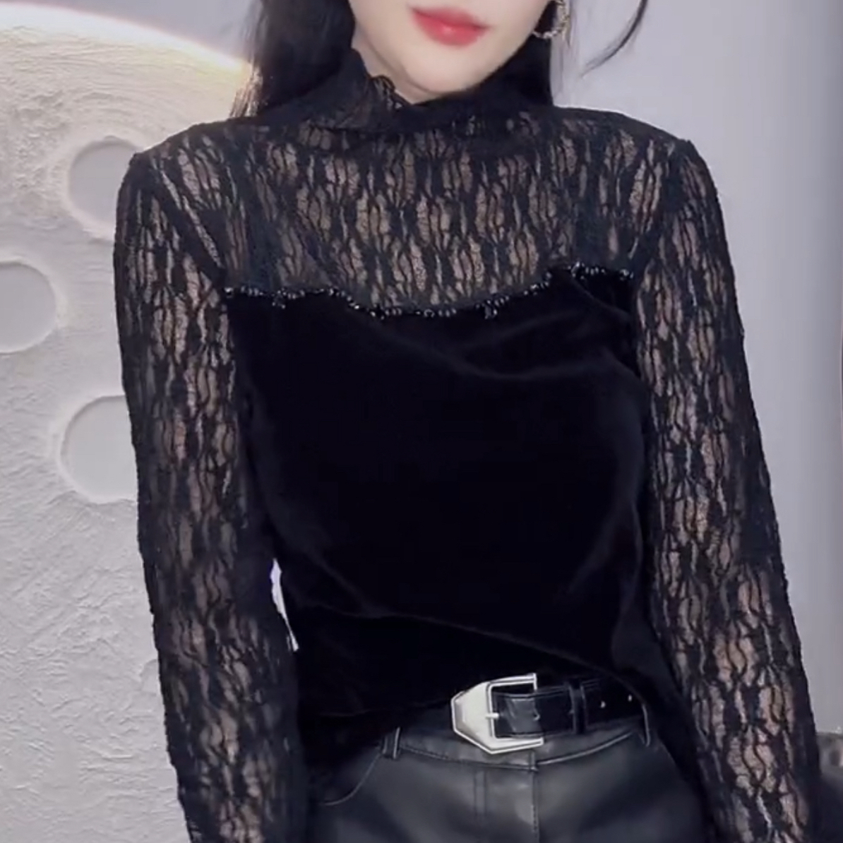 纯欲风蕾丝拼接金丝绒长袖立领显瘦打底小衫T恤