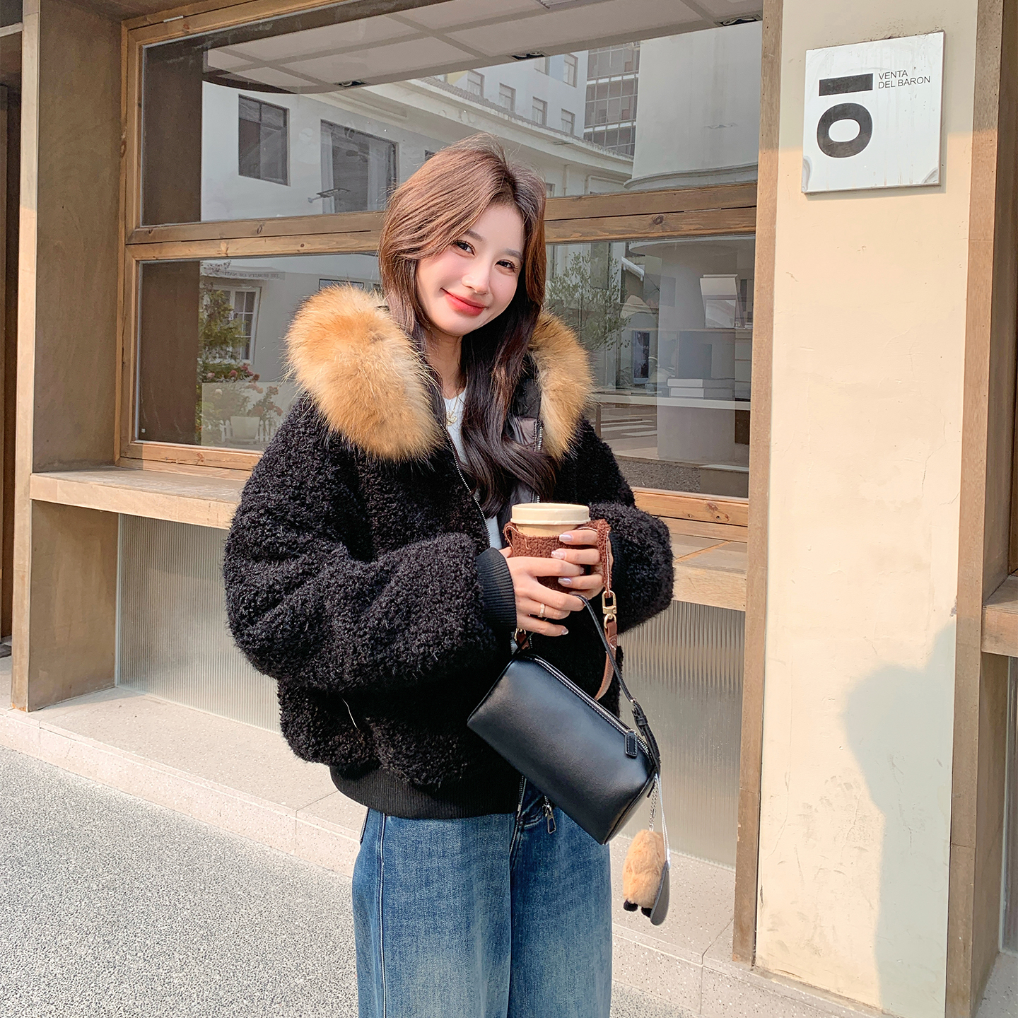 慵懒风大毛领连帽羽绒服女2025冬季新款韩系休闲保暖白鸭绒短外套