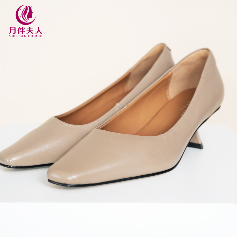 月伴夫人 2025大码新款方头浅口职业百搭软底气质舒适单鞋050