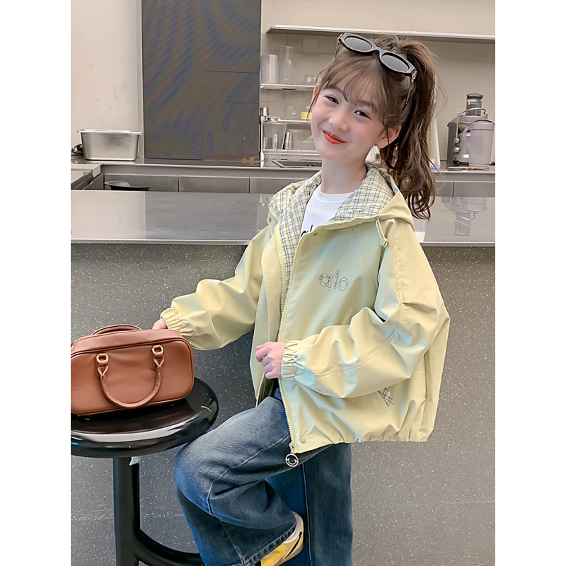 女童秋装外套冲锋衣2025新款洋气儿童春秋季大童女孩连帽夹克上衣