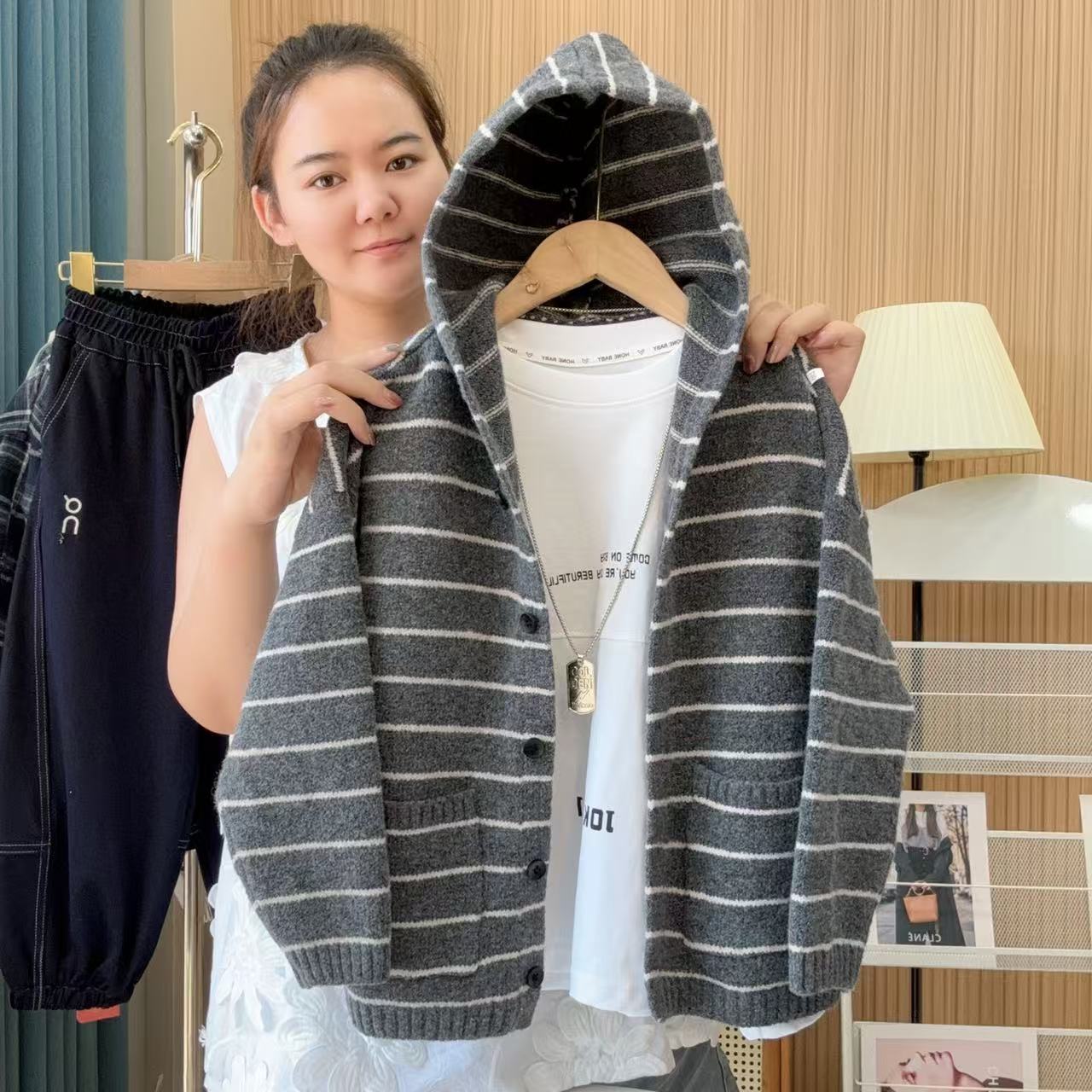 儿童针织外套秋装韩版拼色条纹连帽上衣2025男女童单排扣毛衣外套