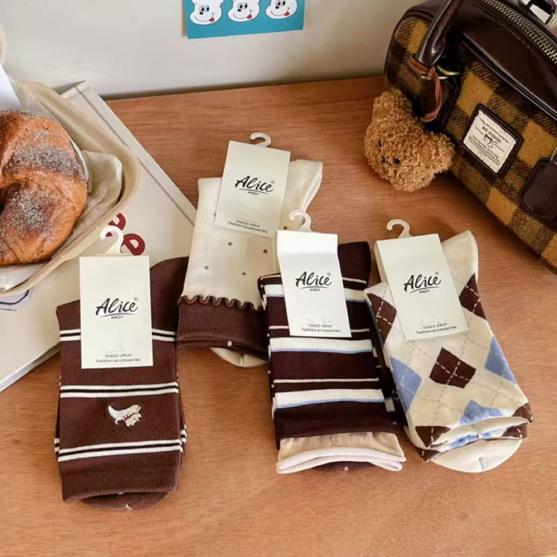 咖色秋冬新款袜子女撞色条纹可爱小狗刺绣中筒袜韩版卡通棉袜