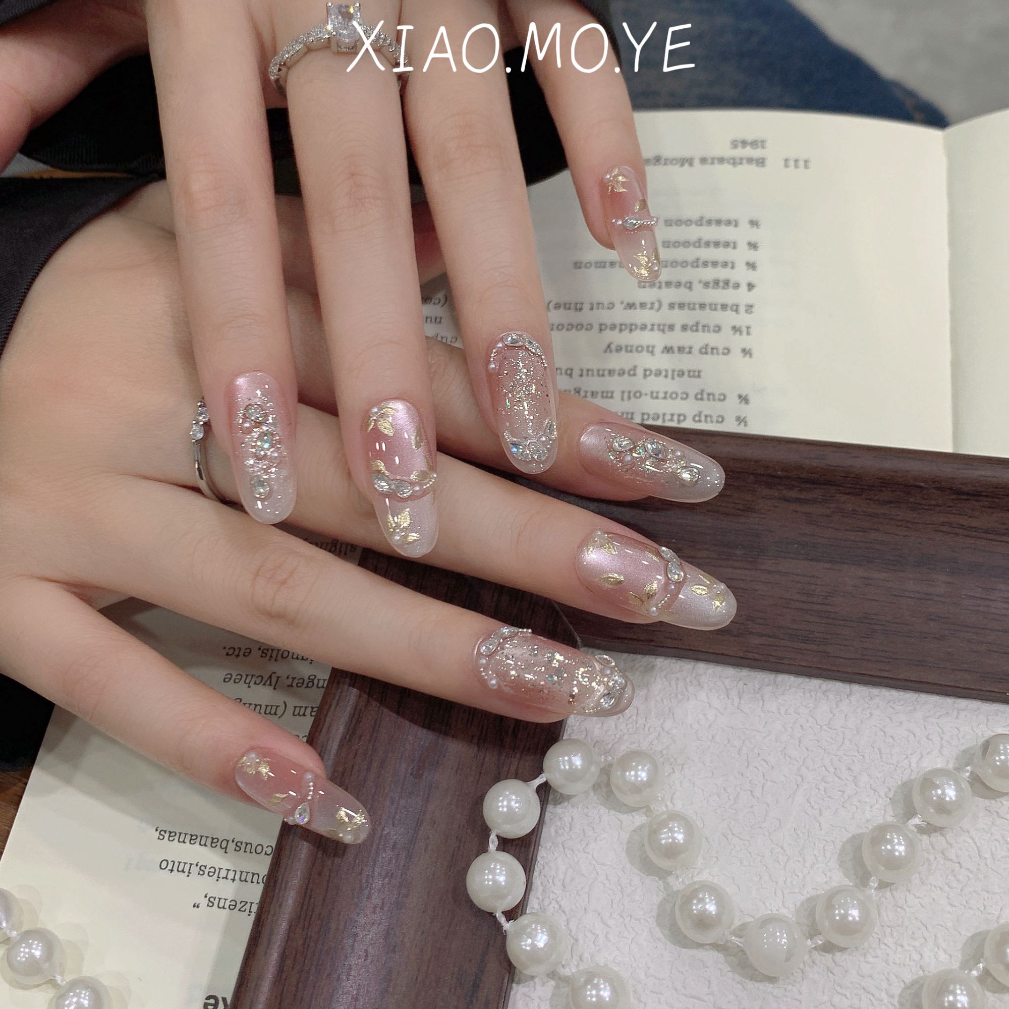 【花影记】小沫野穿戴甲气质裸粉色爆闪带钻小清新花瓣猫眼显白美甲