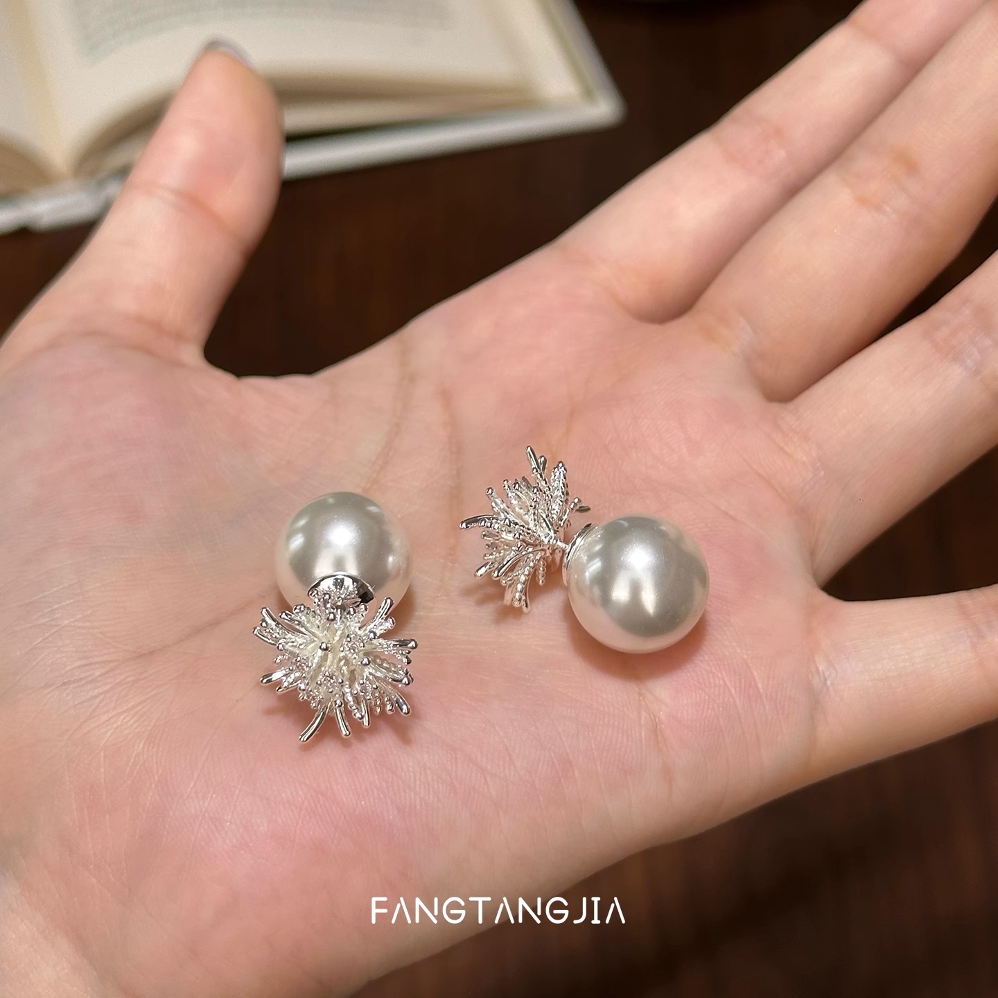 铜合金耳饰 璀璨烟火银色珍珠后挂耳钉轻奢高级耳环2025新款耳饰