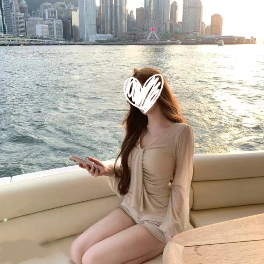 温柔纯欲氛围感长袖T恤女秋冬百搭褶皱设计V领收腰短款上衣