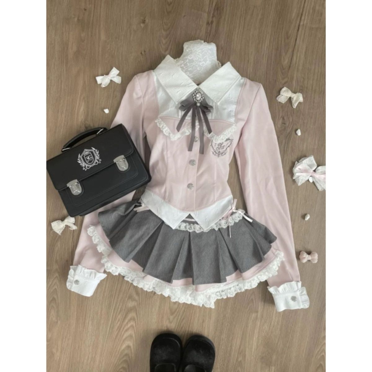 韩系甜妹穿搭粉色学院风制服假两件衬衣+高腰灰色百褶裙两件套女