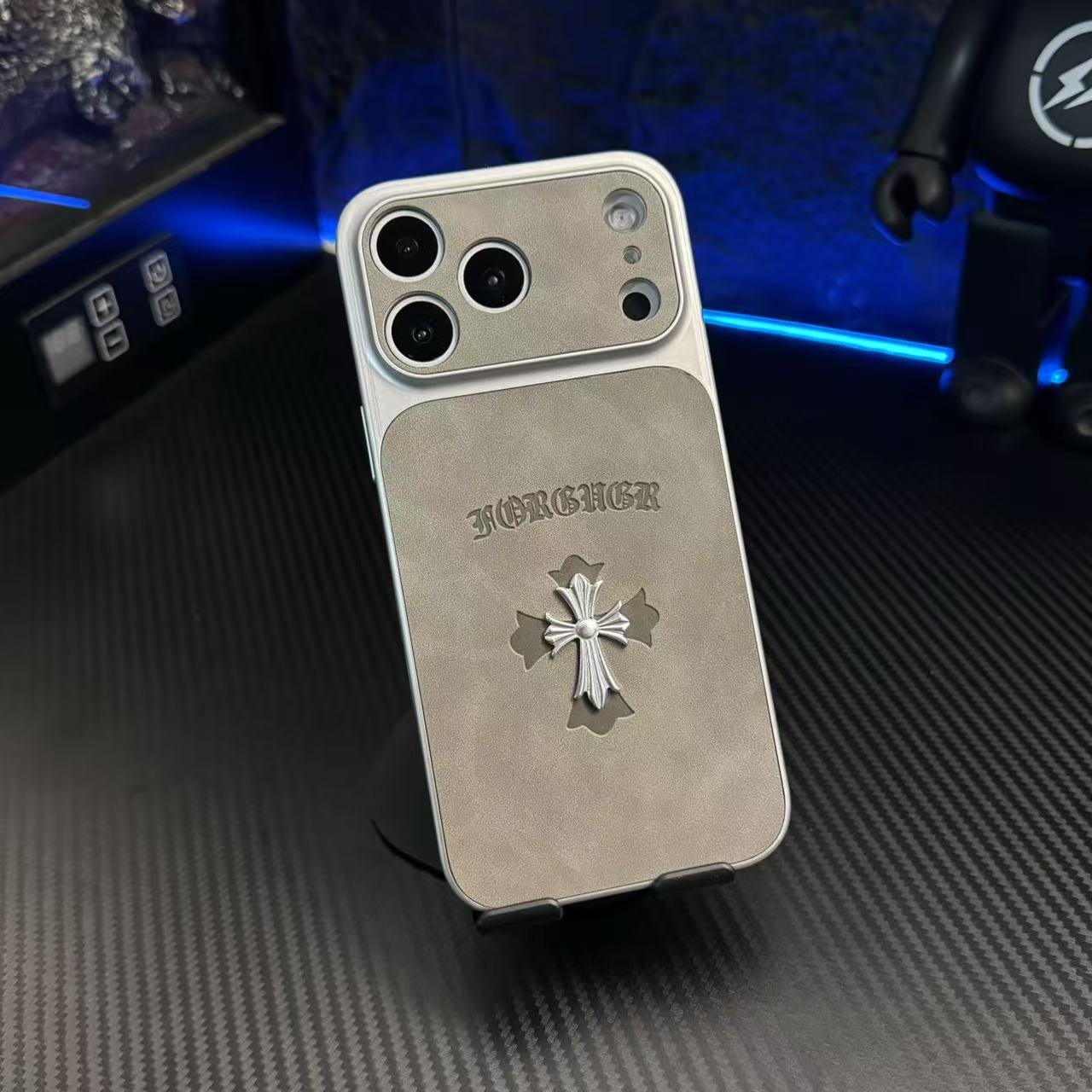 欧美潮牌皮质立标克罗心适用苹果17promax手机壳iPhone16/15/14