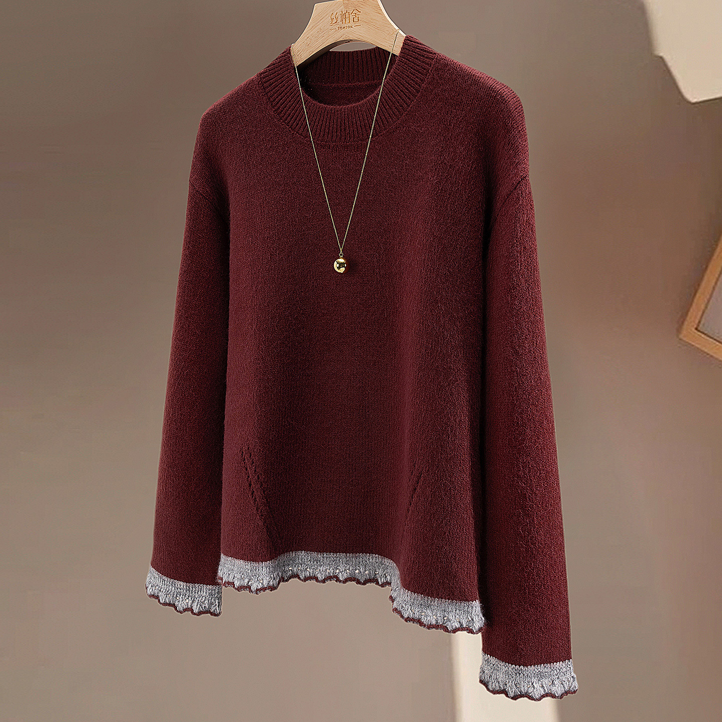 丝柏舍2025冬装新款女装宽松款落肩长袖拼接圆领针织衫S53F0006Z