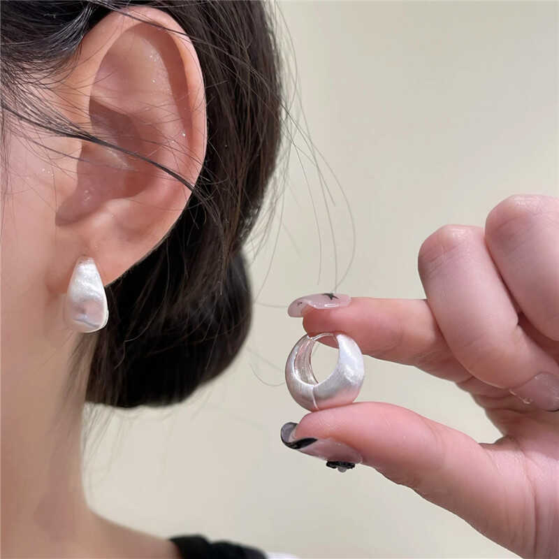 铜合金耳饰 磨砂拉丝耳钉冷淡风小众设计高级感轻奢气质百搭耳环