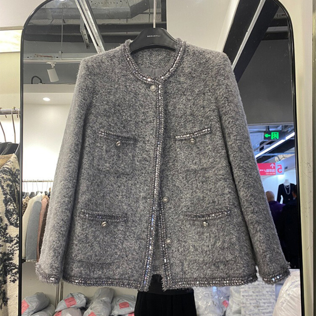 大码高级感灰色气质千金小香风外套女早春新款羊毛呢加厚宽松大衣