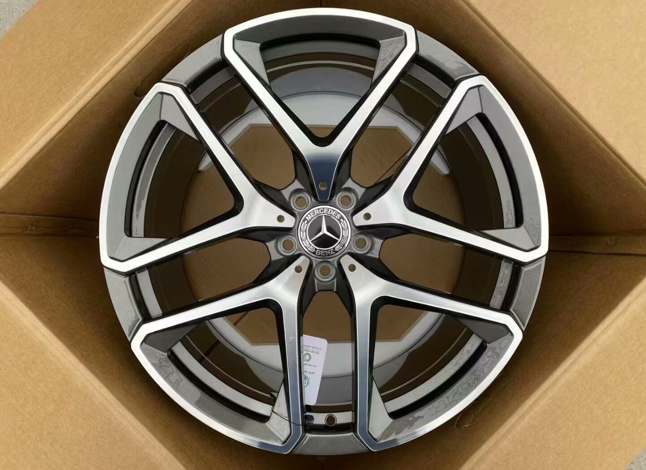 奔驰GLE53 原厂同款万吨锻造轮毂适配：奔驰GLC GLE GL等等升级