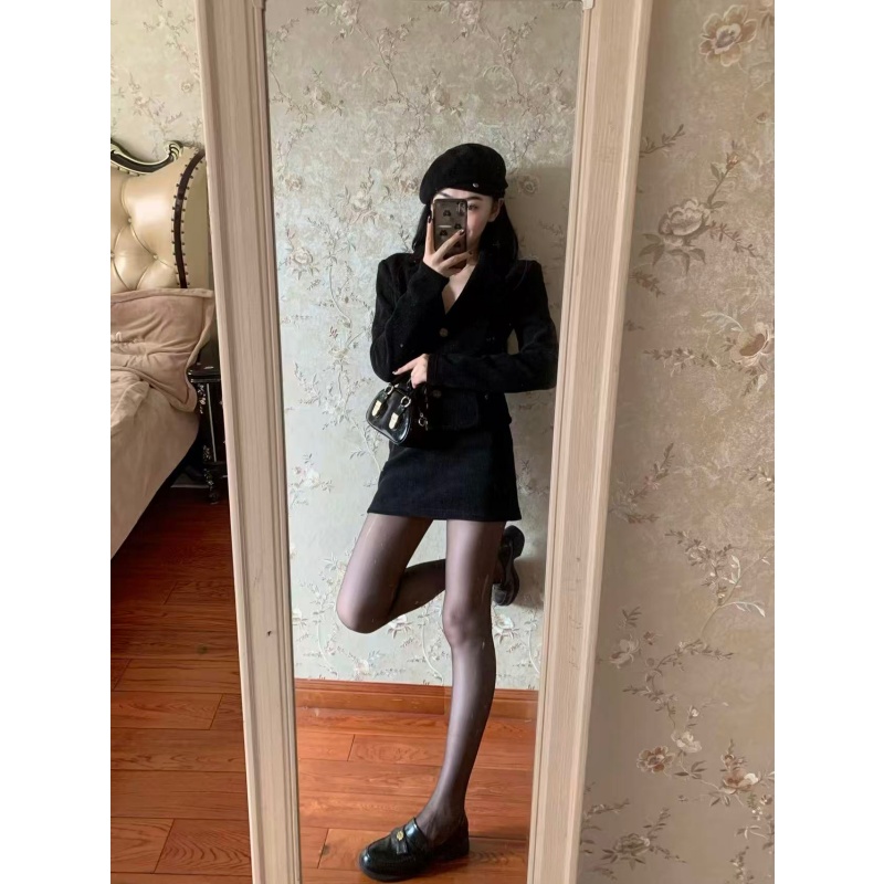 小香风套装黑色西装外套女秋冬季韩剧穿搭一整套短款包臀裙两件套