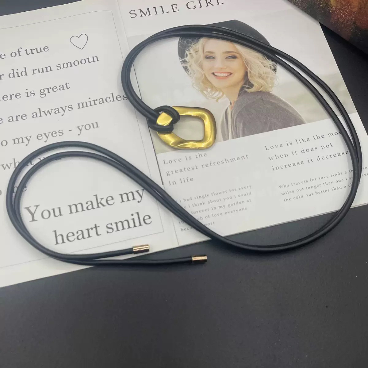 女轻职风格纹万字高级感腰带皮带金扣黑色调节腰带