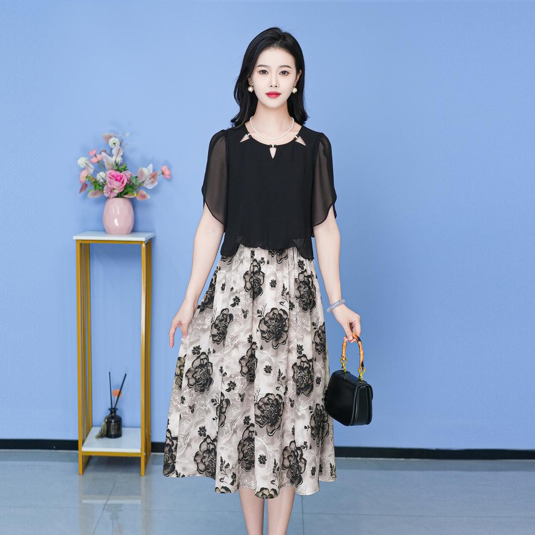 2025年春季新款时尚优雅减龄连衣裙显瘦气质