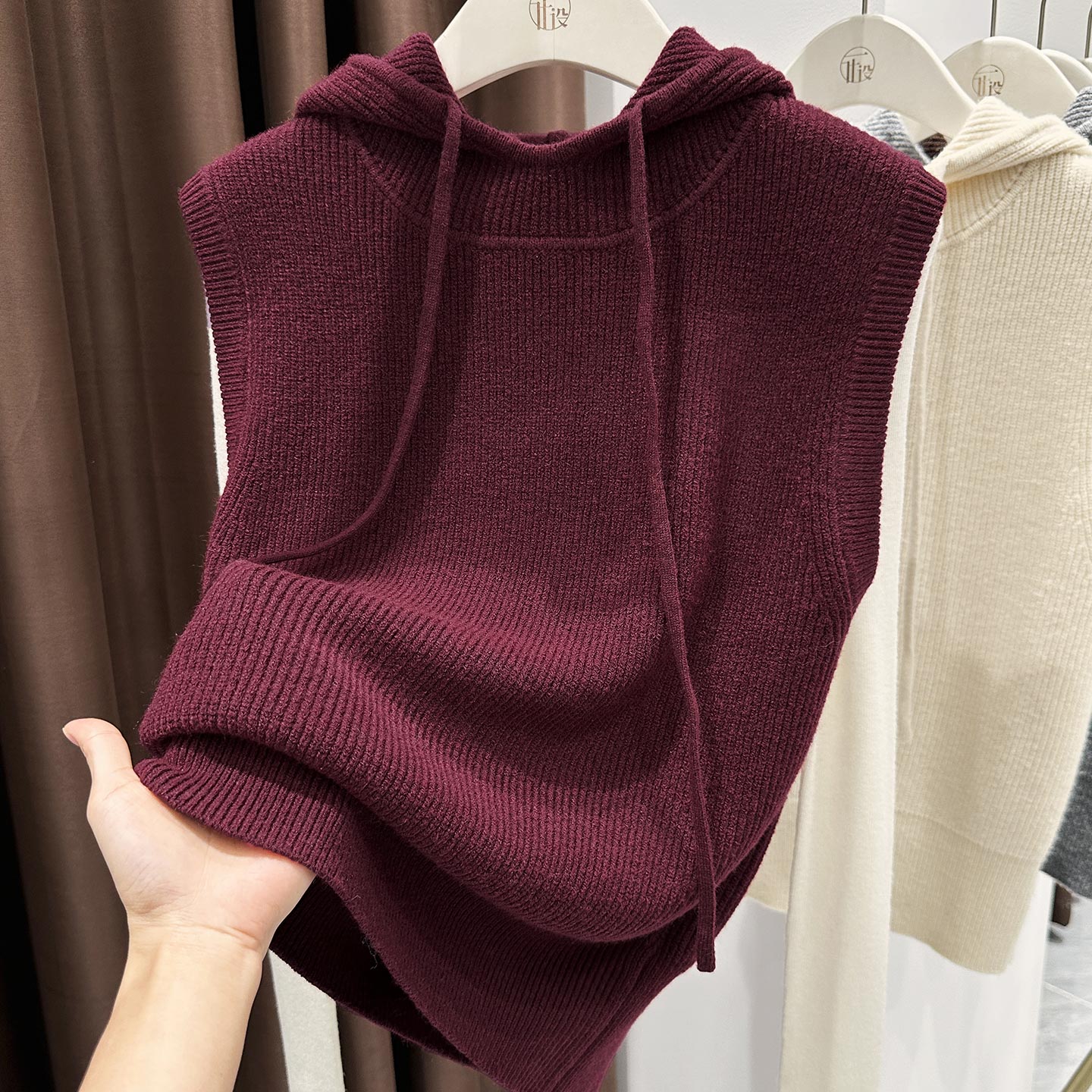 红色无袖连帽针织毛衣背心秋冬爆款洋气叠穿套头上衣女软糯打底衫