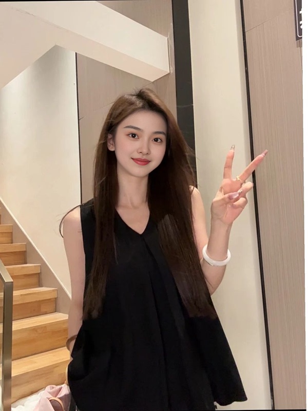 外穿气质夏季休闲风吊带法式黑色简约西装背心