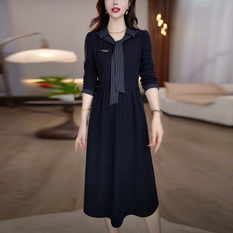 秋季轻奢高贵气质裙子女装新款2025爆款高级感轻奢洋气显瘦连衣裙