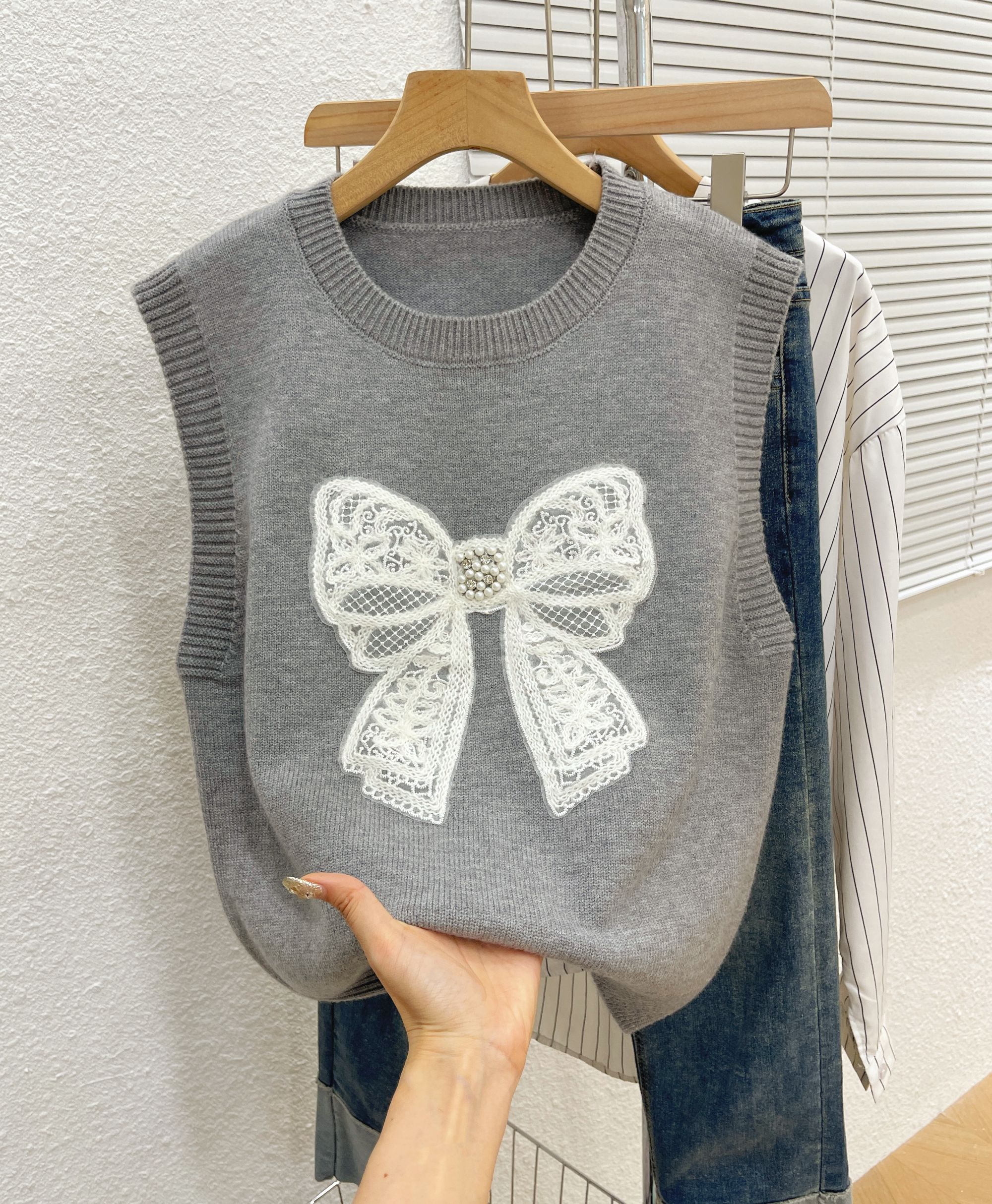 珍珠蝴蝶结针织毛衣马甲背心女内搭秋季经典时尚百搭叠穿马夹秋