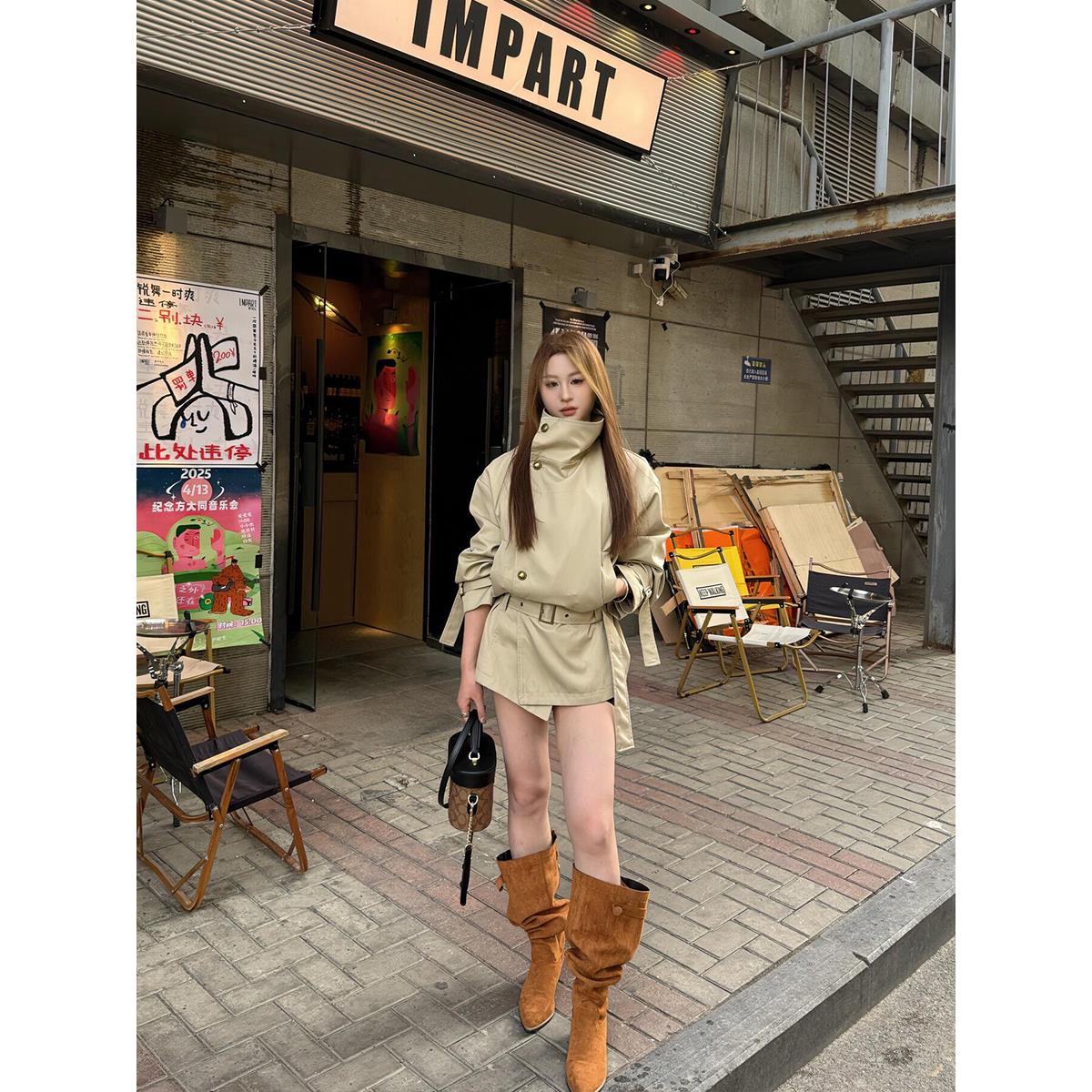VOCKOO官方卡其色短款立领风衣外套女2025春秋新款设计感慵懒风收