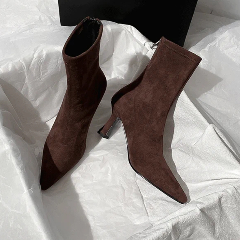棕色细跟短靴女2025年秋冬新款百搭法式弹力靴绒面尖头高跟瘦瘦靴